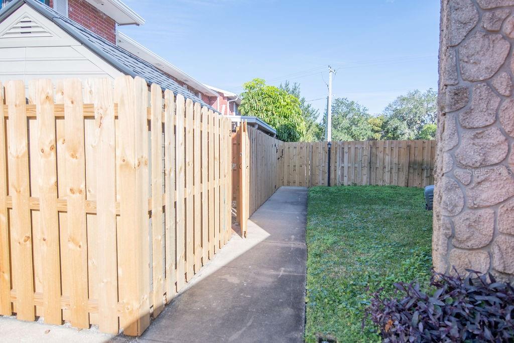 Image 45 of 53 For 2250 Palmetto Avenue 220