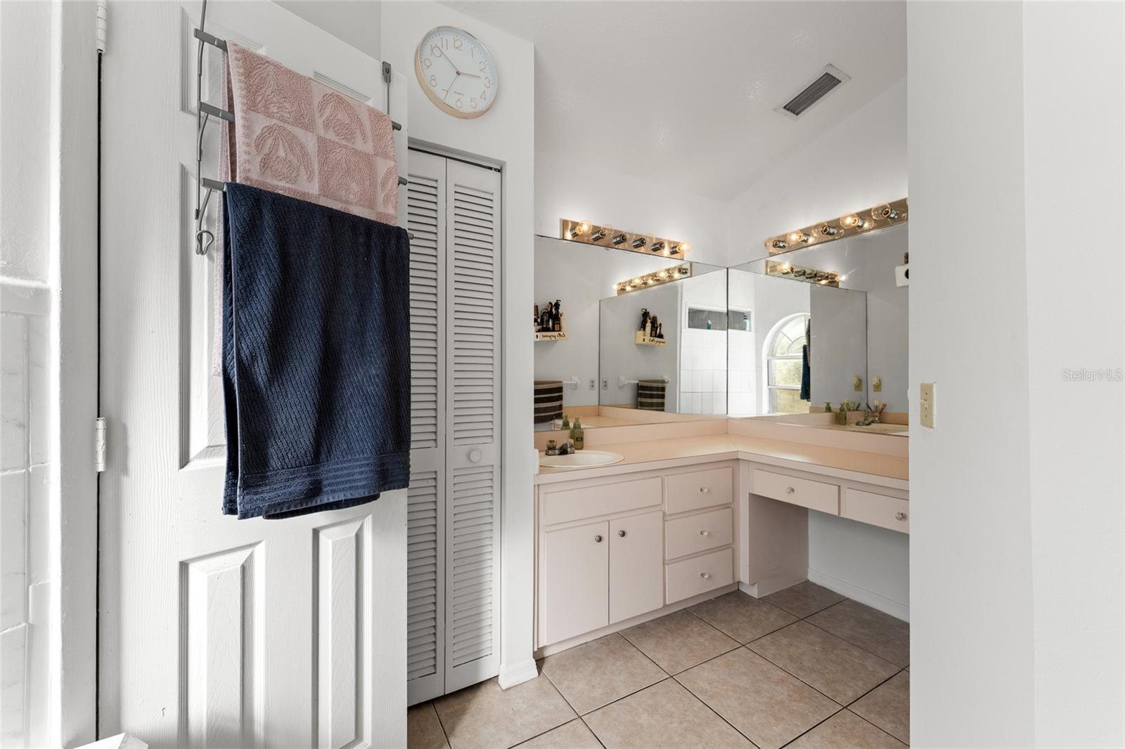 Image 21 of 57 For 24134 Hampton Place