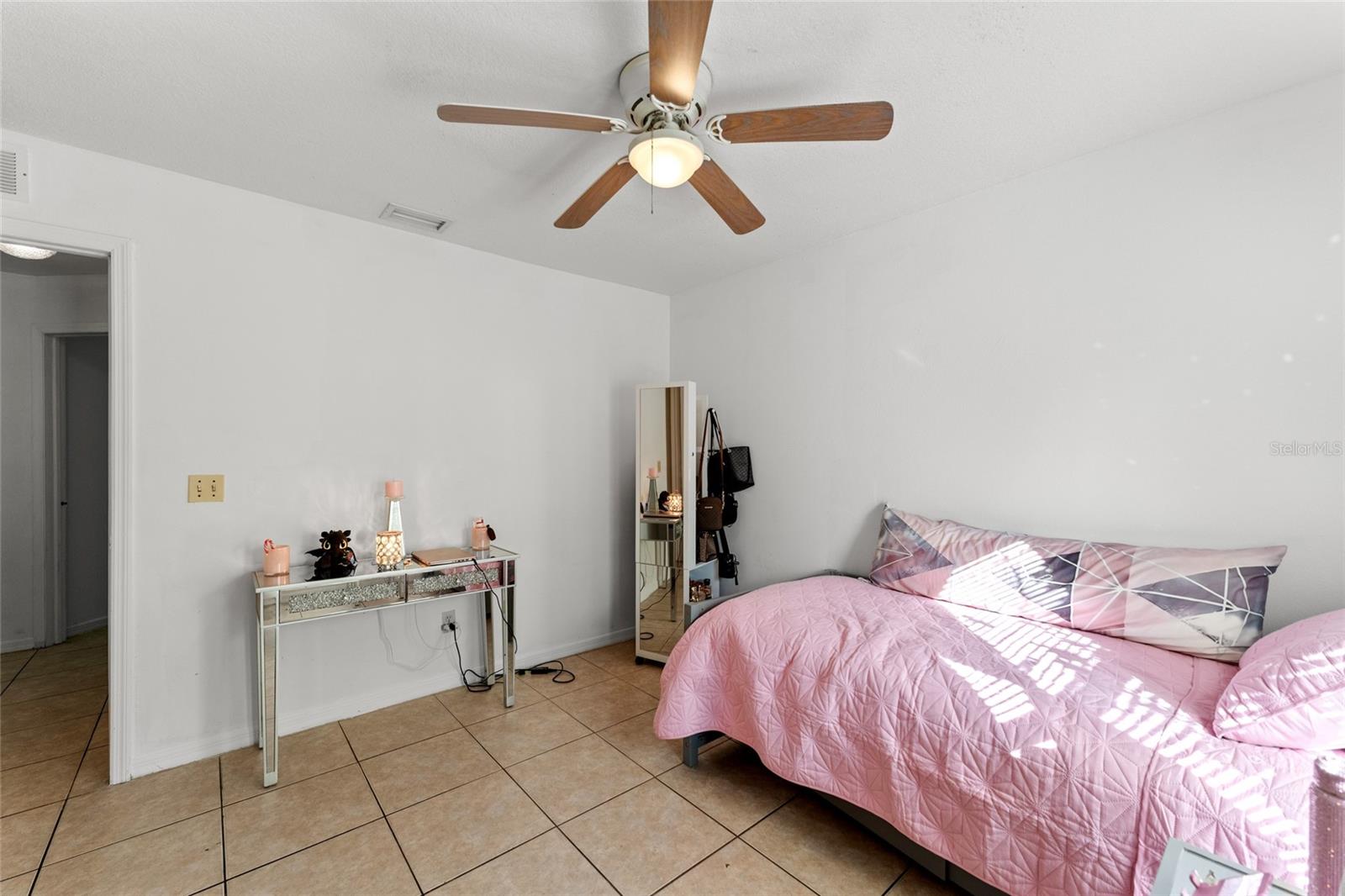 Image 28 of 57 For 24134 Hampton Place