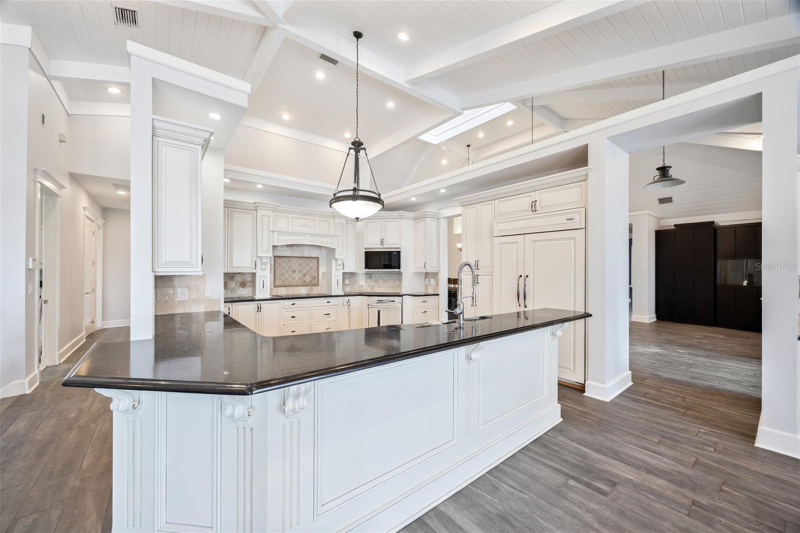 Listing photo id 15 for 80 Shore Drive