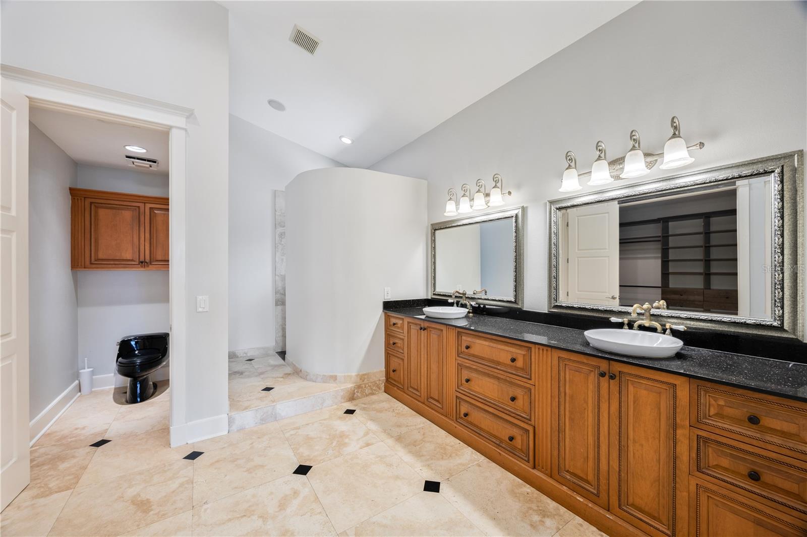 Listing photo id 21 for 80 Shore Drive