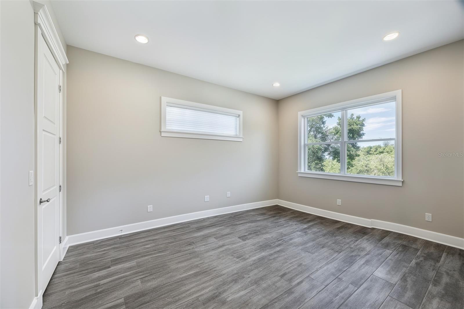 Listing photo id 23 for 80 Shore Drive