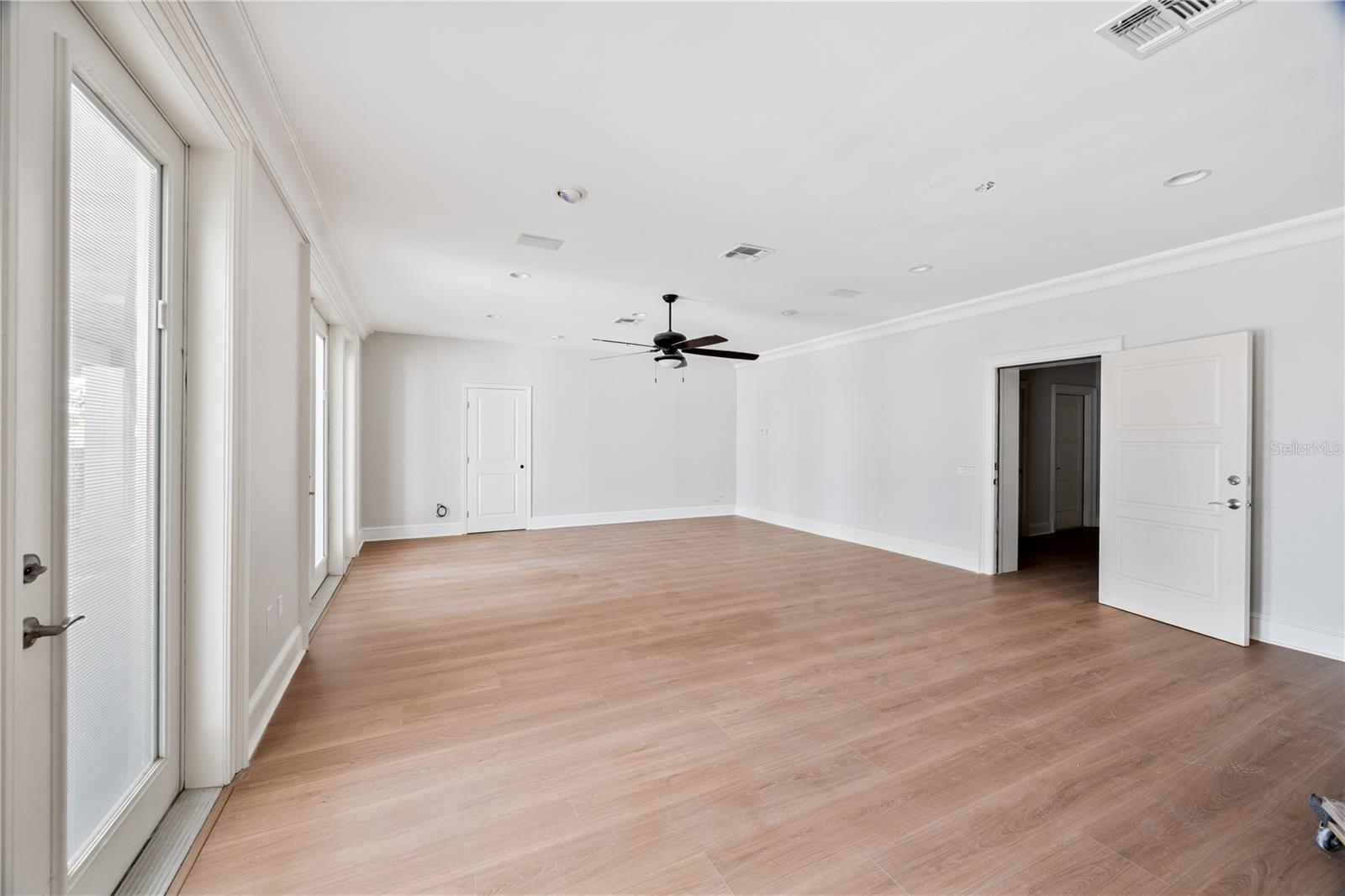 Listing photo id 28 for 80 Shore Drive