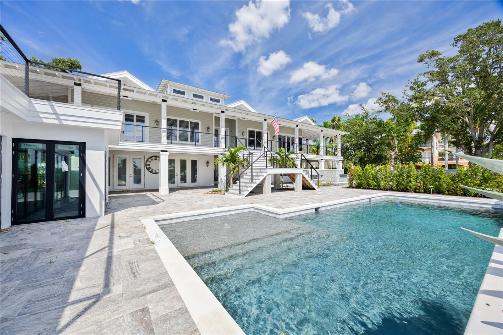 Listing photo id 3 for 80 Shore Drive