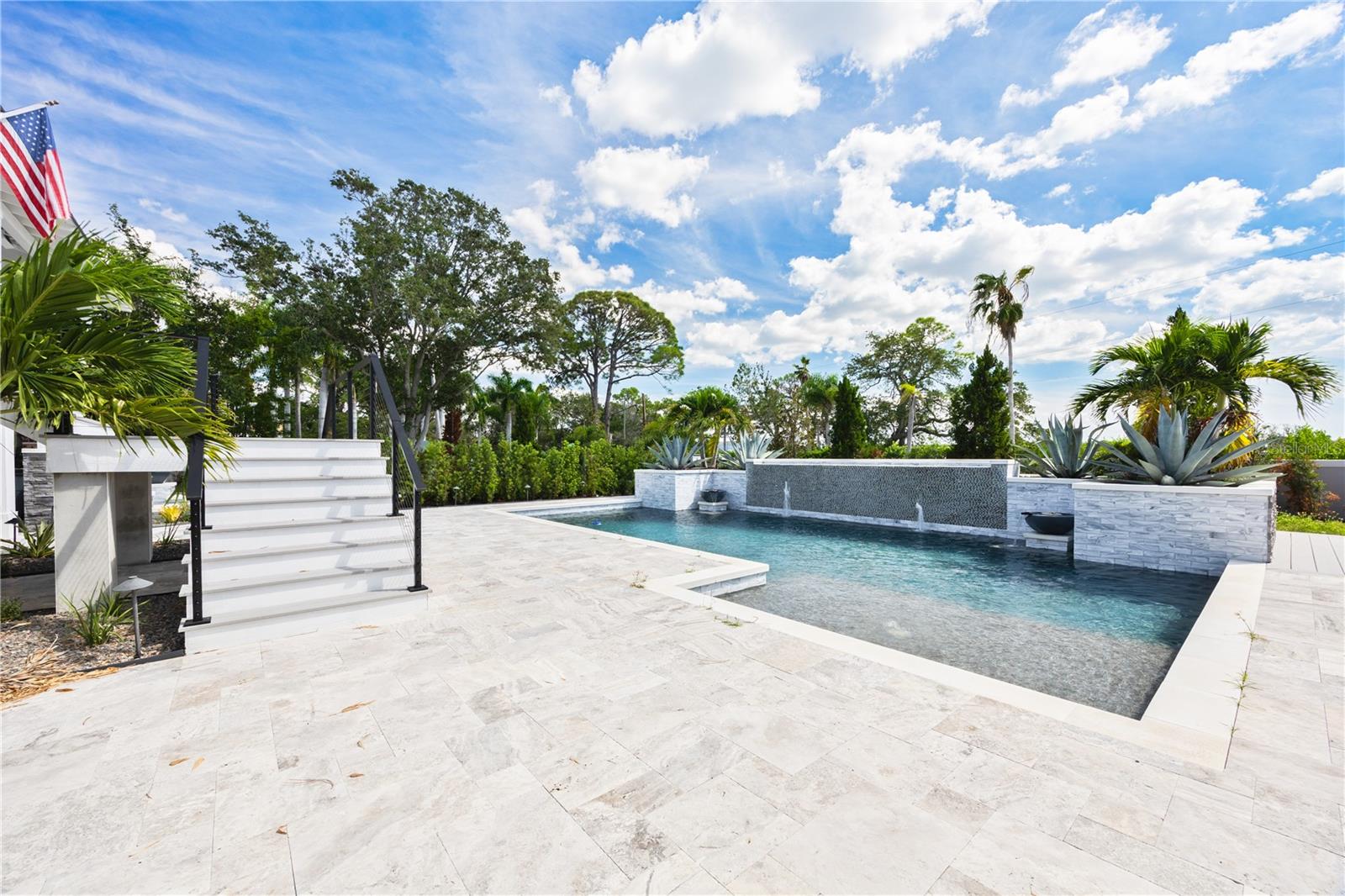 Listing photo id 5 for 80 Shore Drive