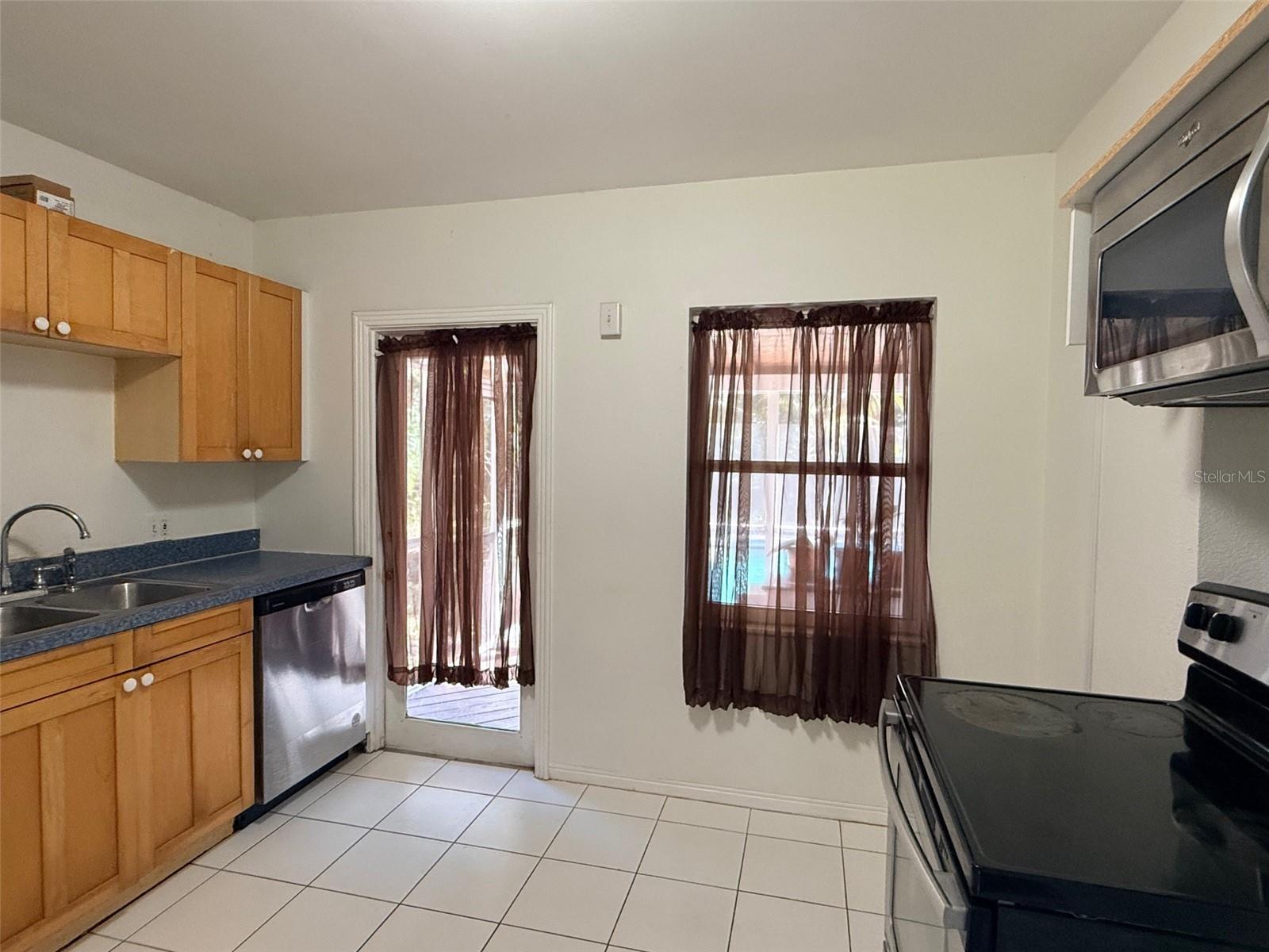 Image 11 of 37 For 1400 Alhambra Way S