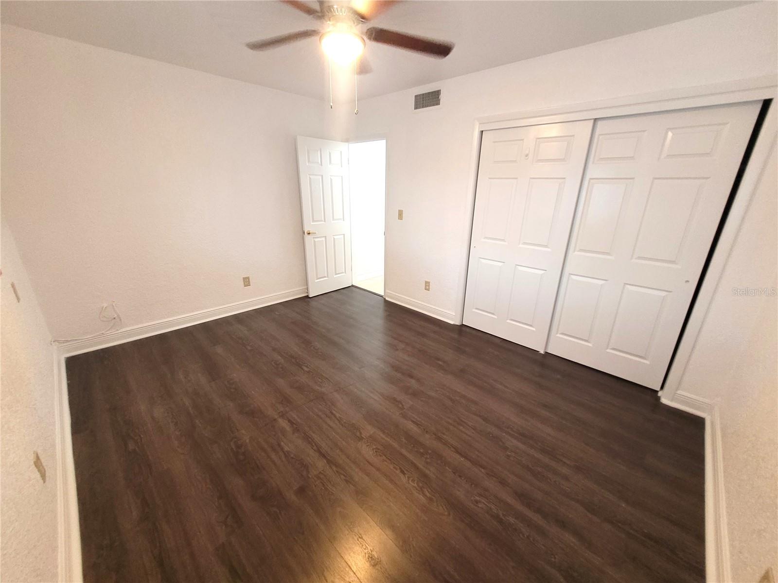 Image 17 of 19 For 356 Overbrook Drive E