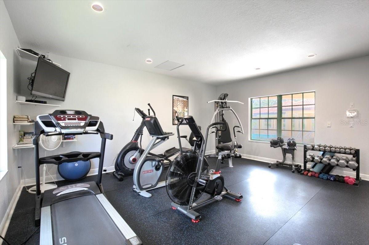 Image 21 of 50 For 1695 Pinellas Bayway S D1