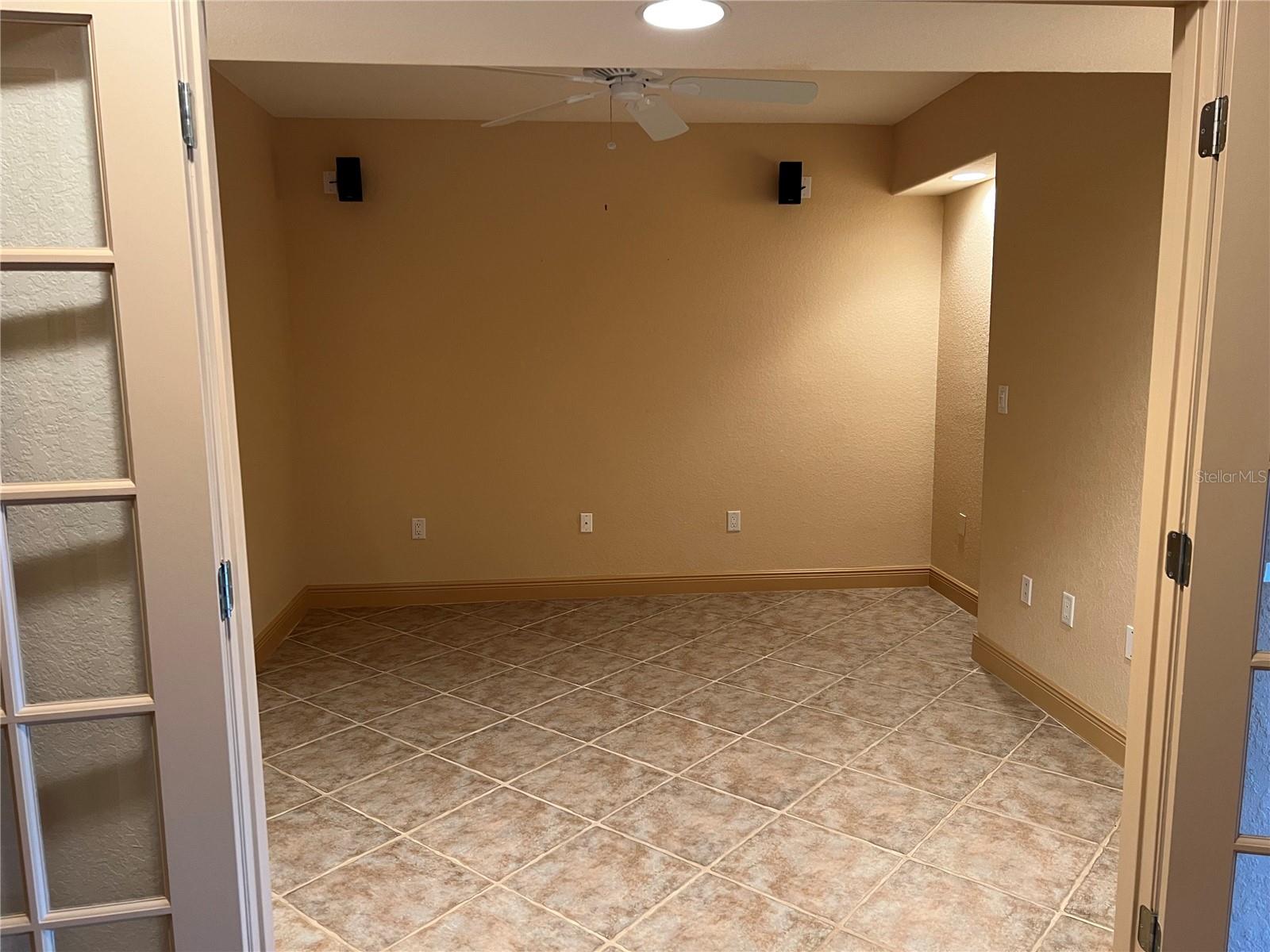 Image 36 of 50 For 1695 Pinellas Bayway S D1