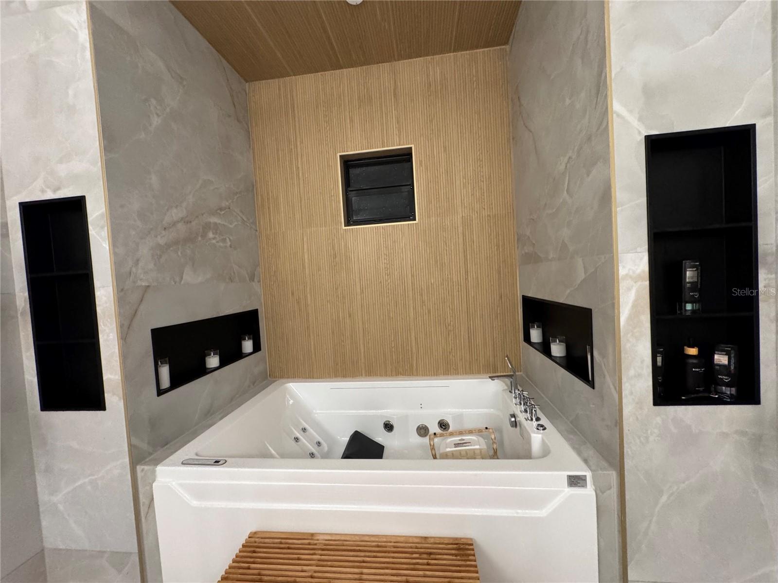 Image 24 of 54 For 17314 Us Highway 41