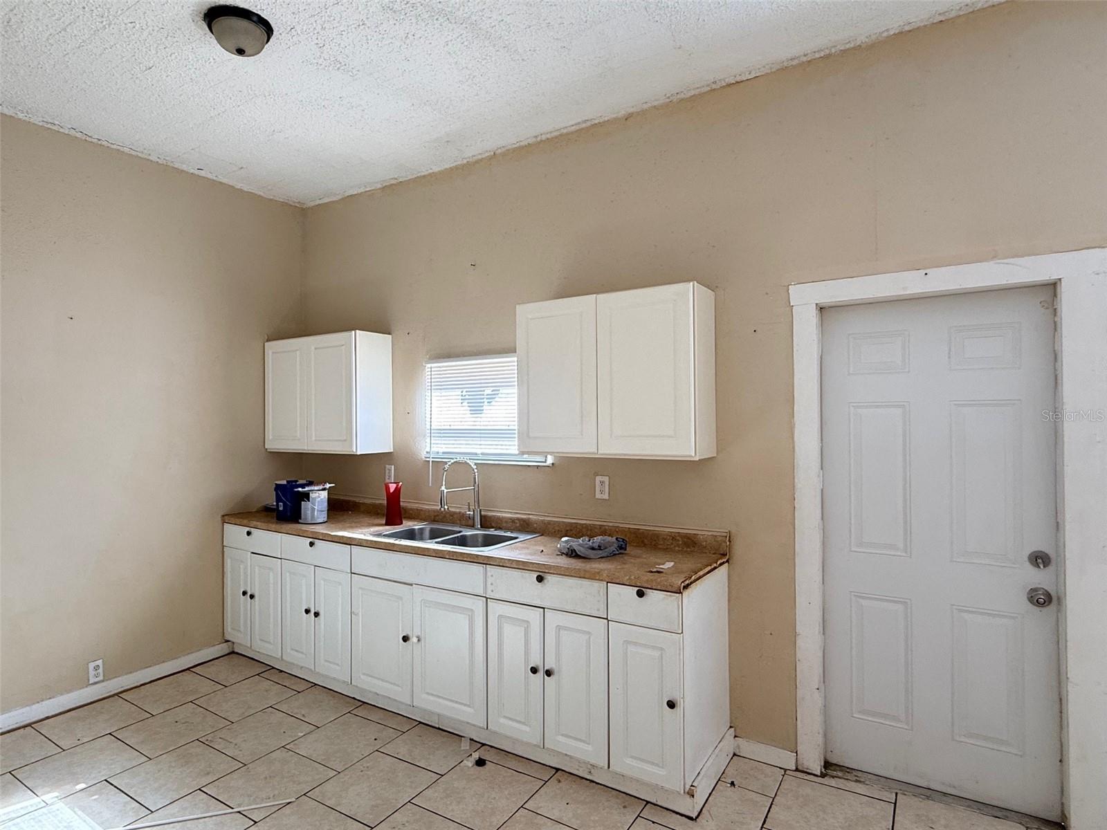 Image 7 of 24 For 2919 Sanchez Street