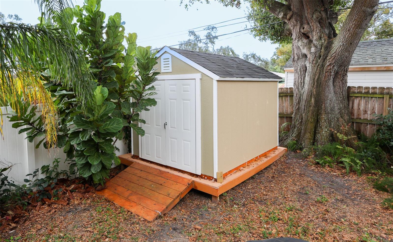 Image 24 of 27 For 1601 Palmwood Drive