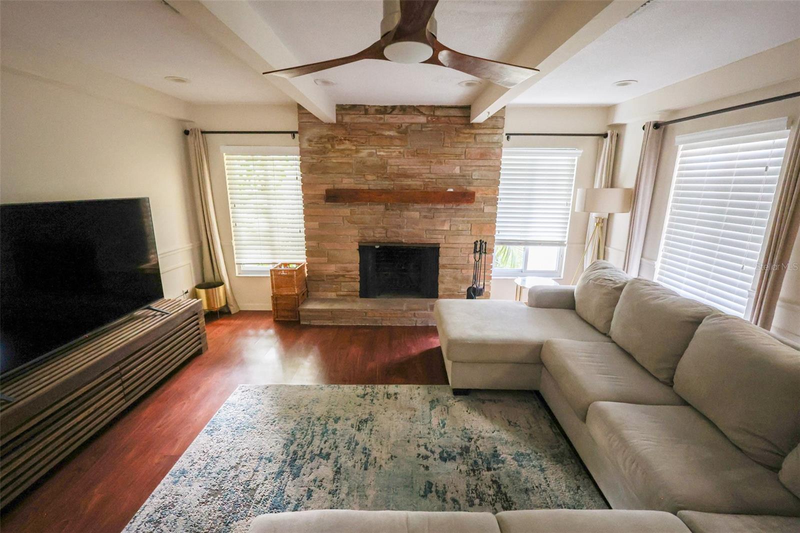 Image 4 of 27 For 1601 Palmwood Drive