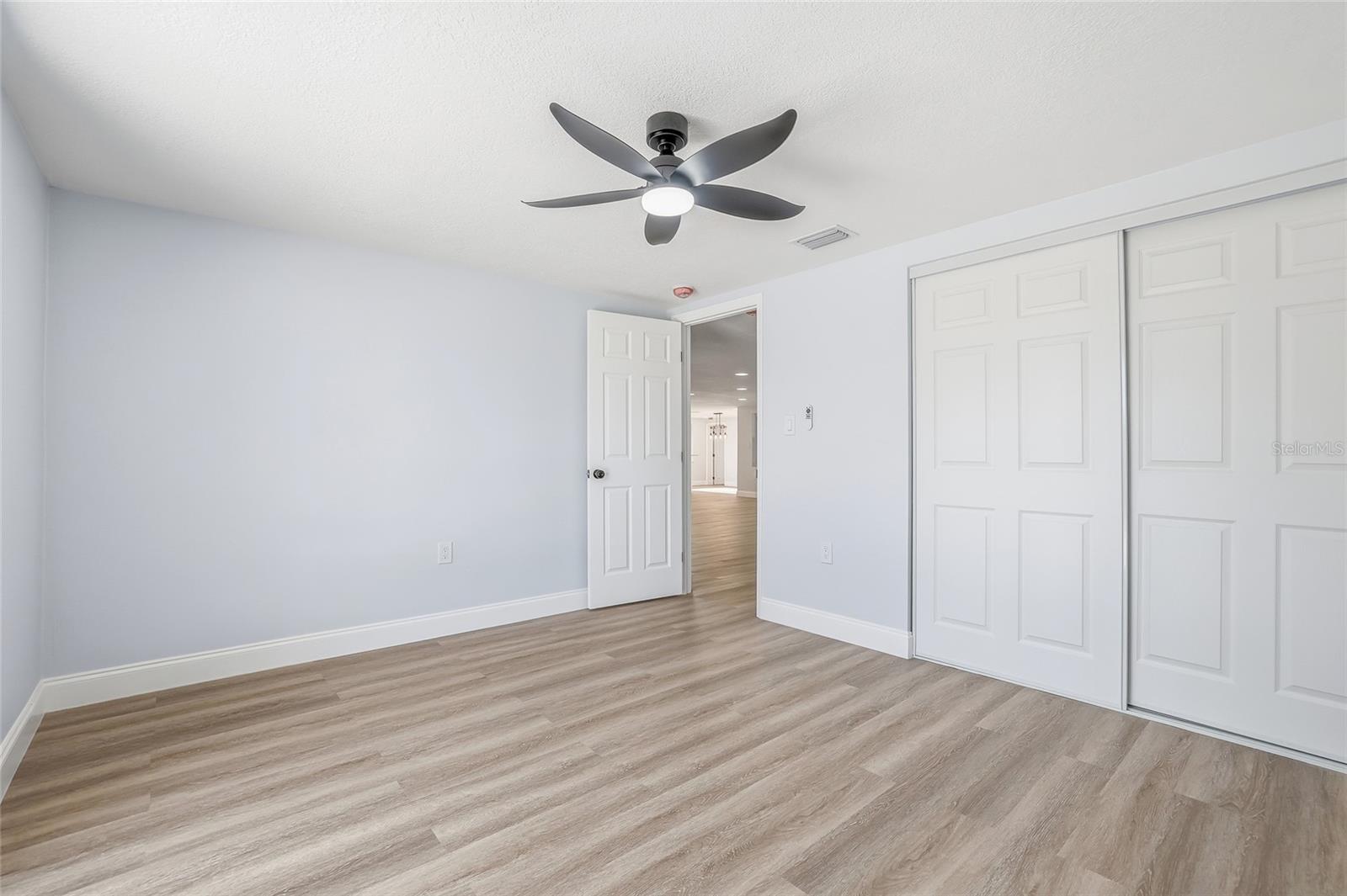 Image 28 of 47 For 9821 Lakeside Lane