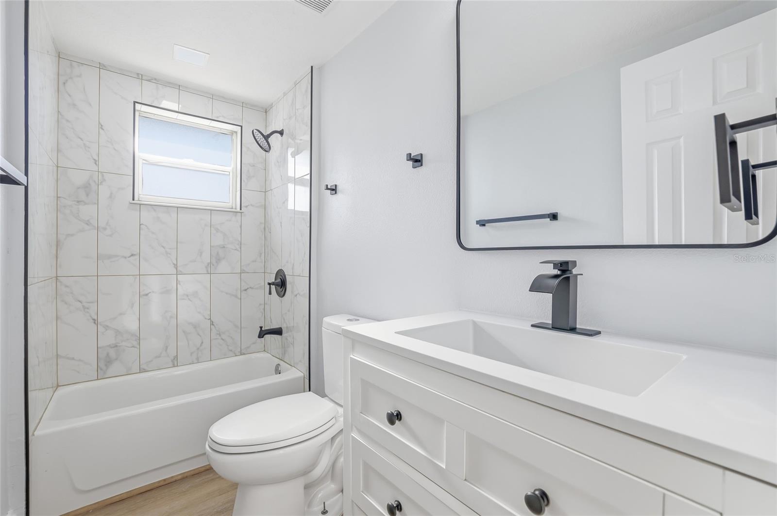 Image 29 of 47 For 9821 Lakeside Lane