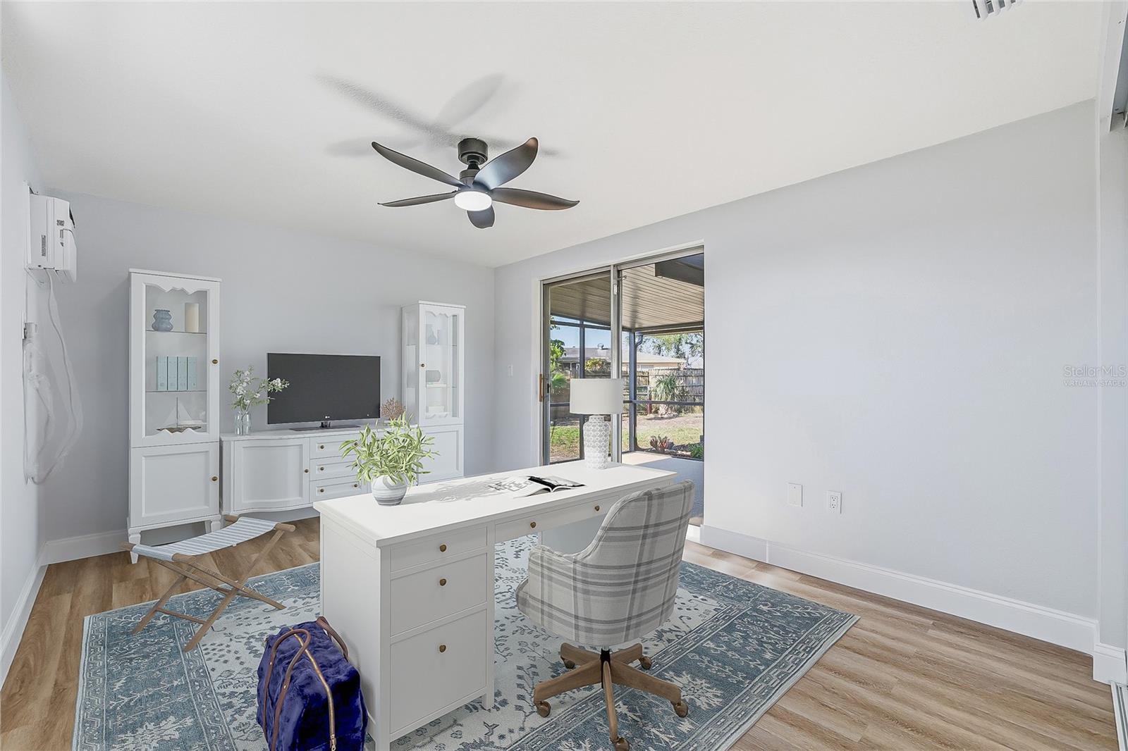 Image 31 of 47 For 9821 Lakeside Lane