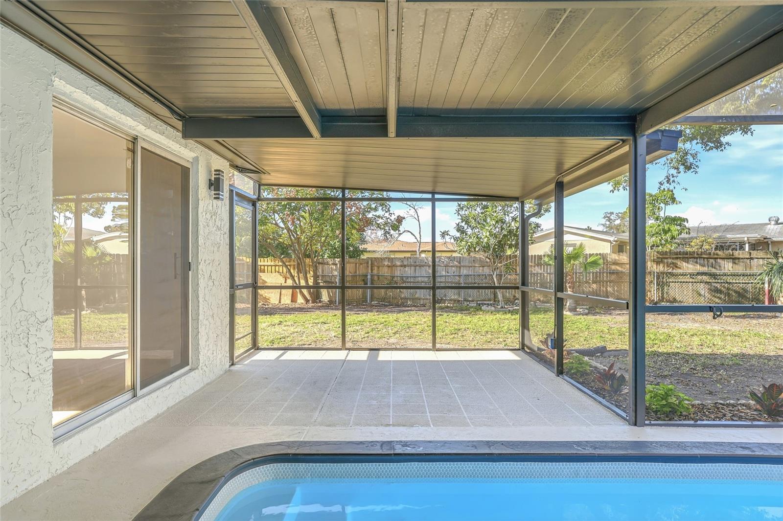 Image 36 of 47 For 9821 Lakeside Lane