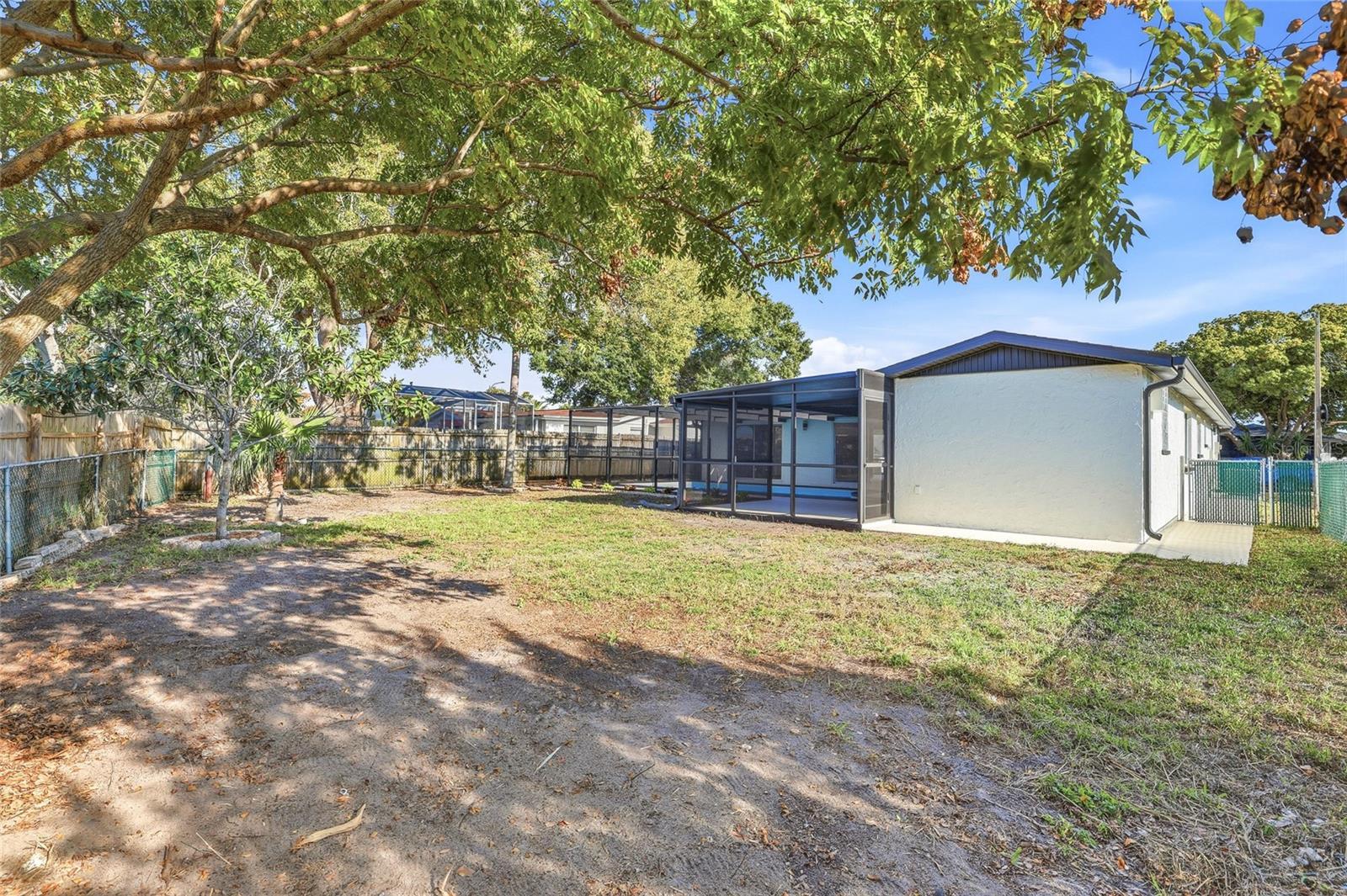 Image 38 of 47 For 9821 Lakeside Lane