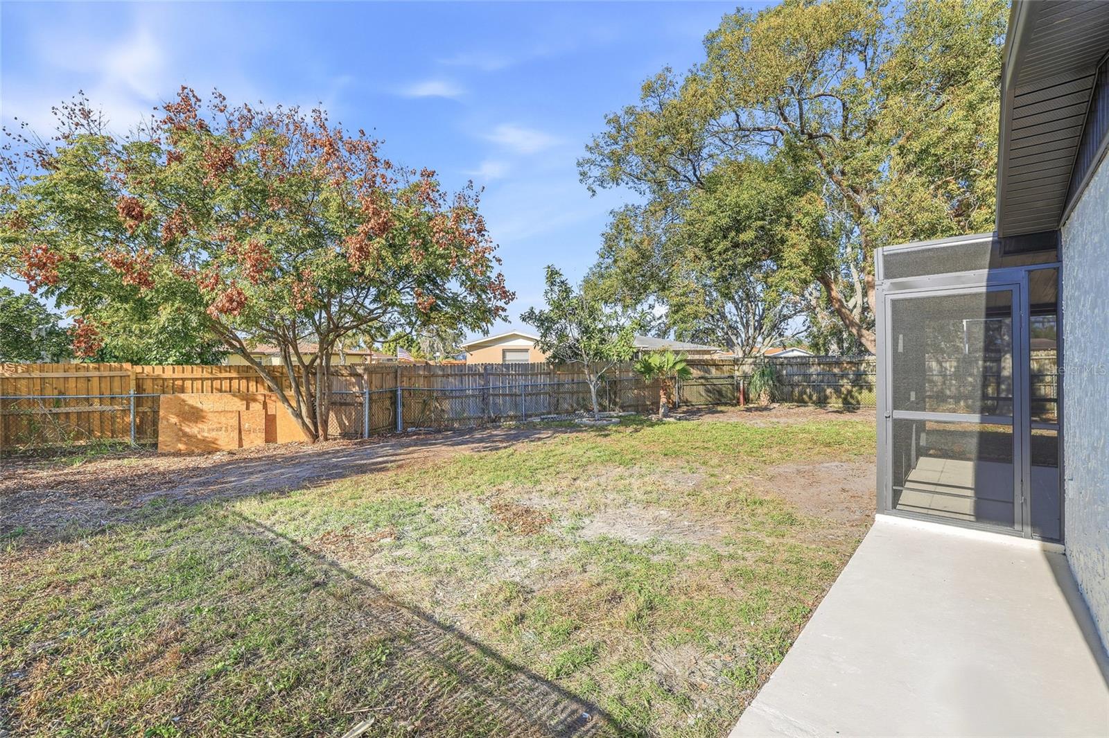 Image 40 of 47 For 9821 Lakeside Lane