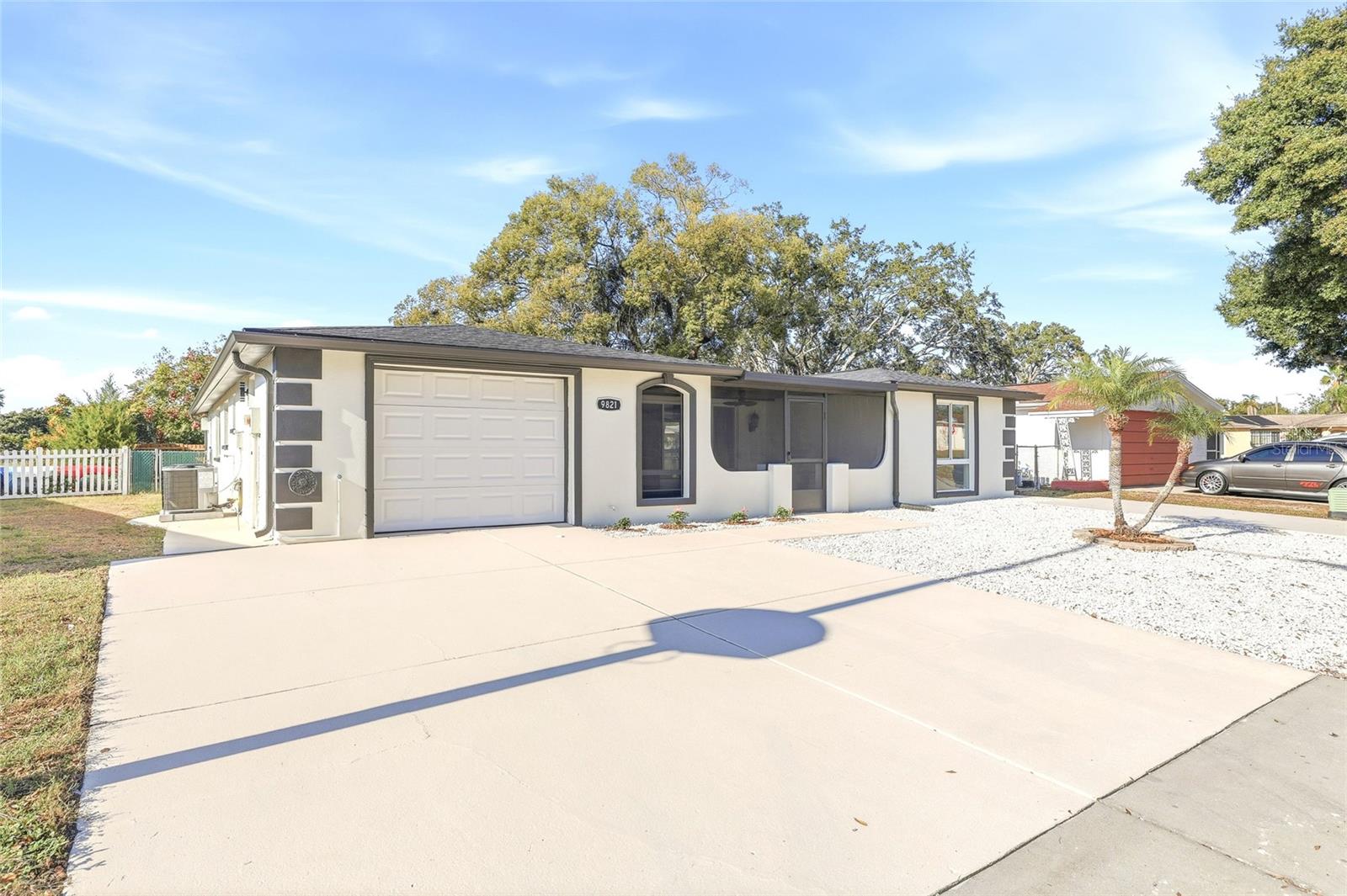 Image 41 of 47 For 9821 Lakeside Lane