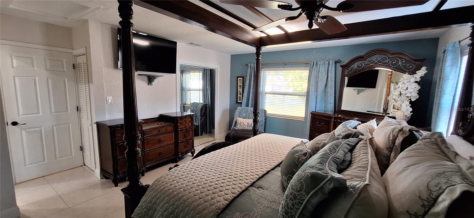 Image 13 of 53 For 5950 49th Avenue N