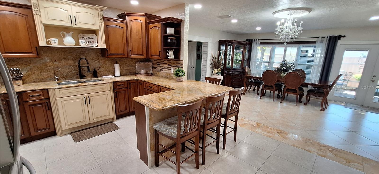 Image 17 of 53 For 5950 49th Avenue N