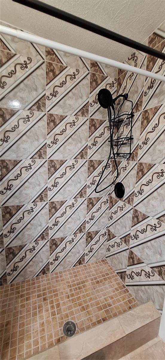 Image 26 of 53 For 5950 49th Avenue N