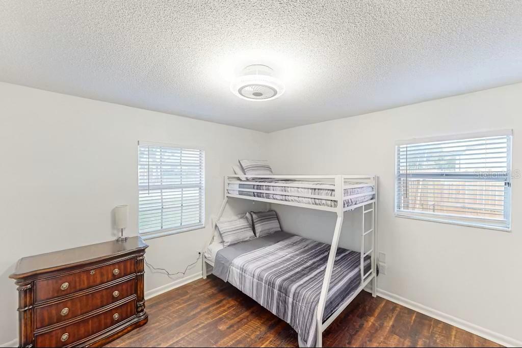 Listing photo id 16 for 6223 Travis Boulevard