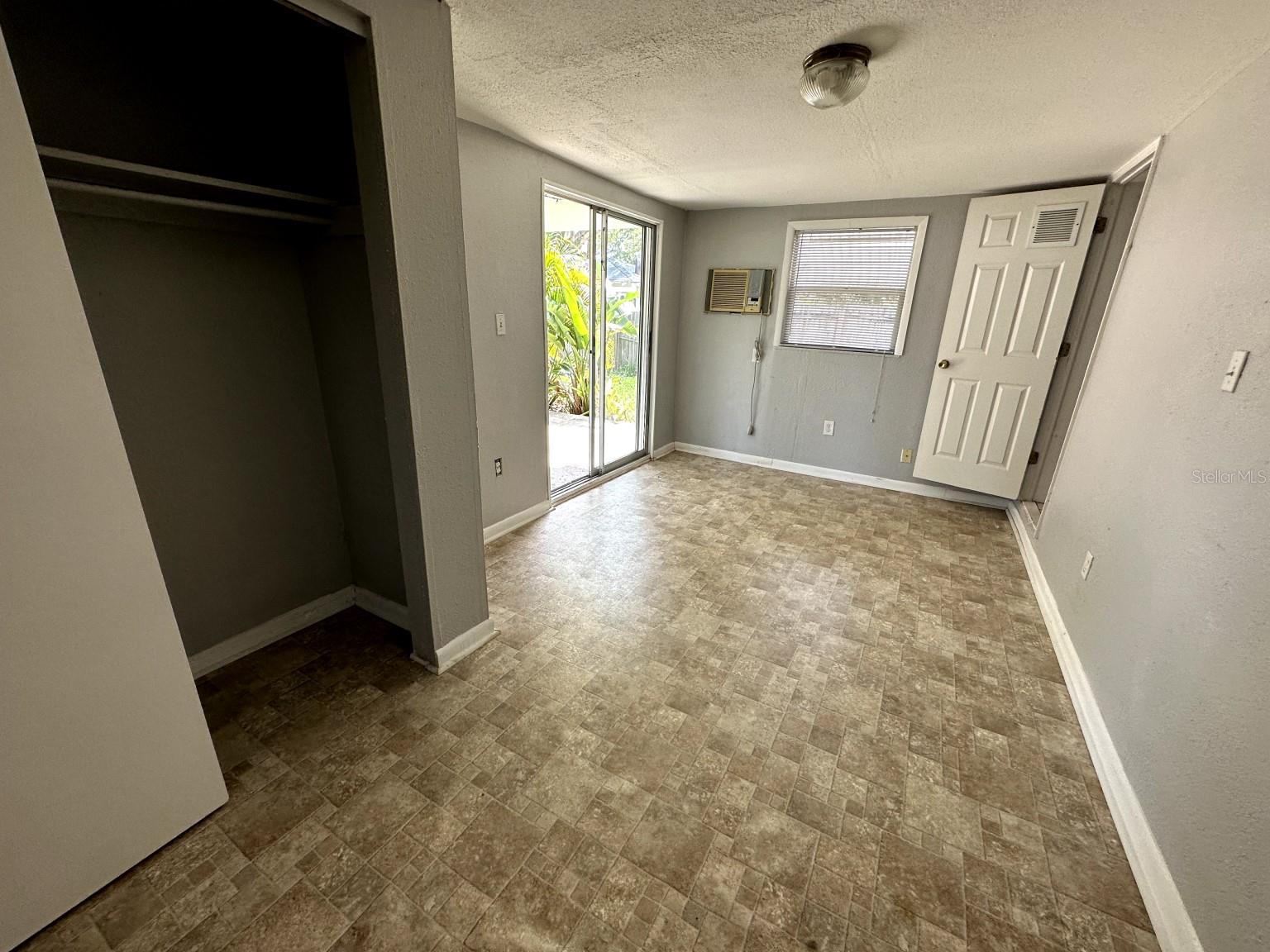 Image 17 of 27 For 715 51st Avenue N