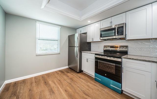 Image 8 of 48 For 416 Meadow Lane 416