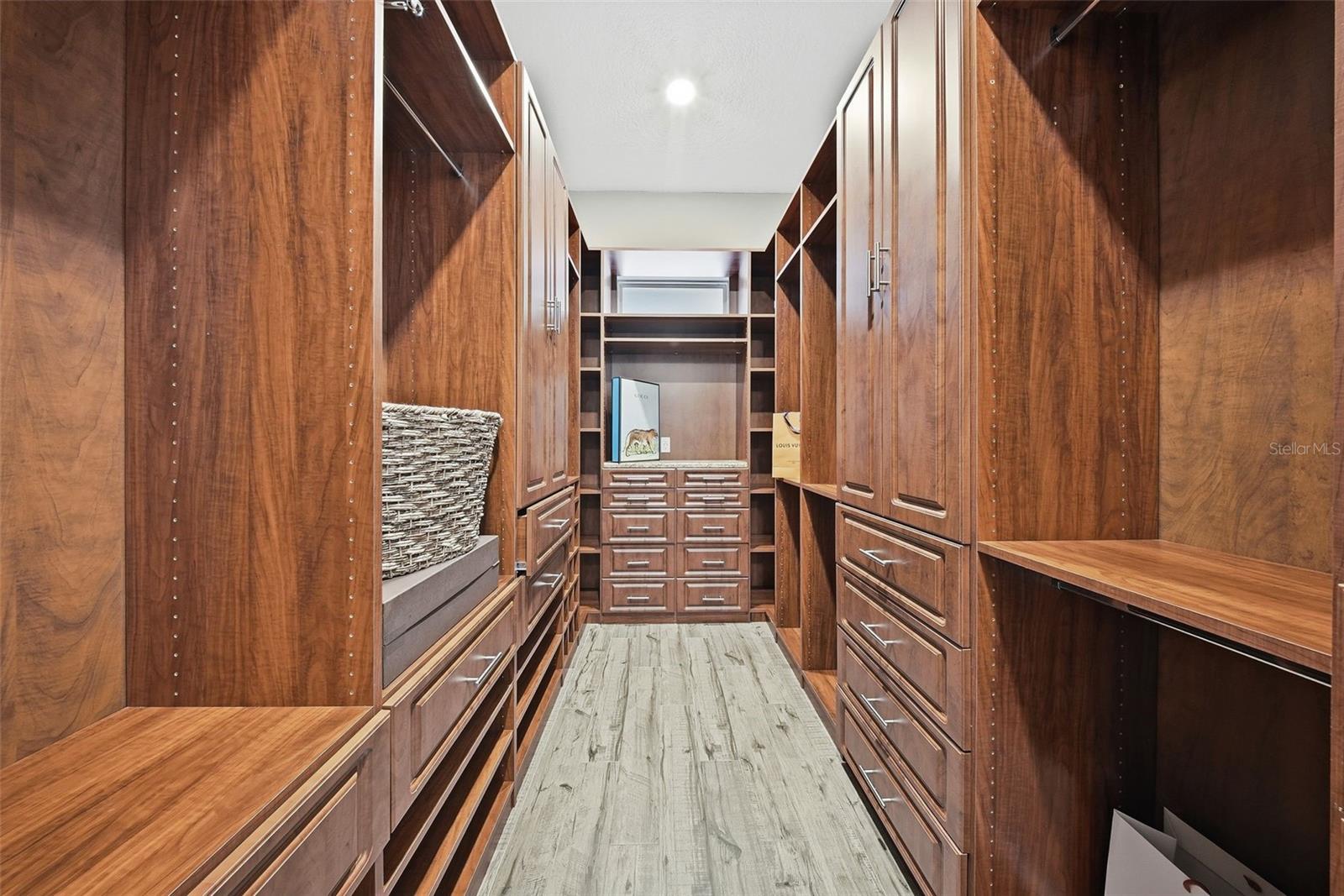 Image 32 of 66 For 7162 Graybrook Drive