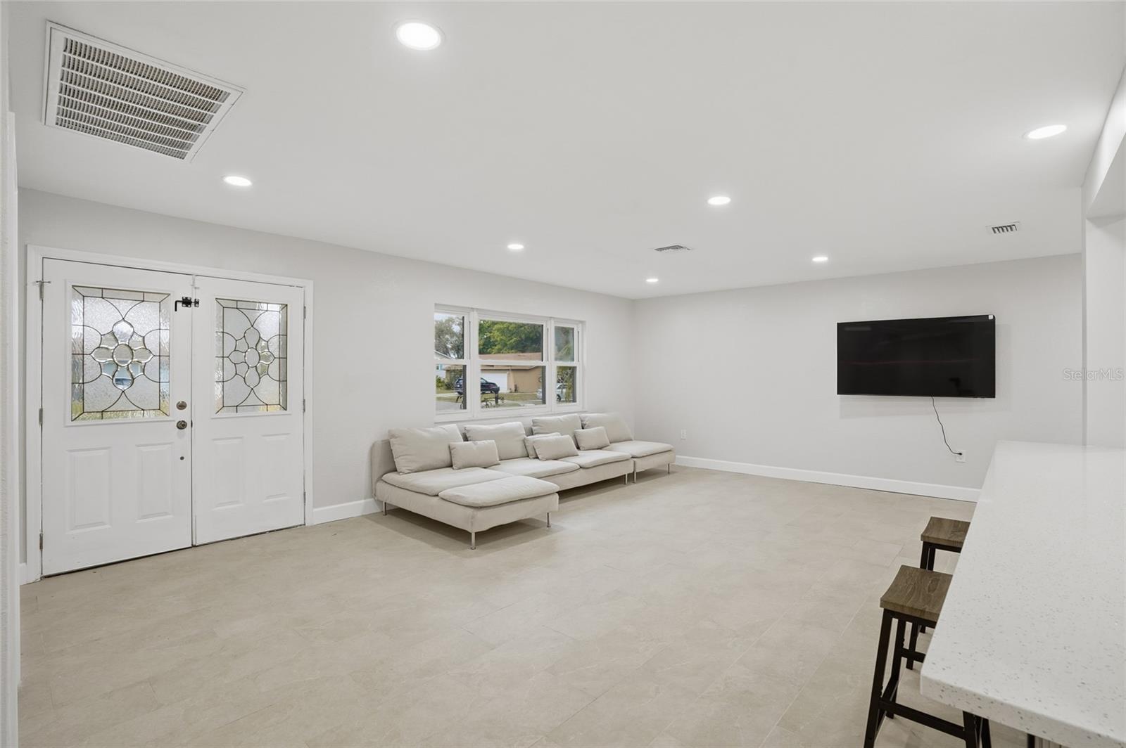 Image 11 of 37 For 11491 60th Lane N