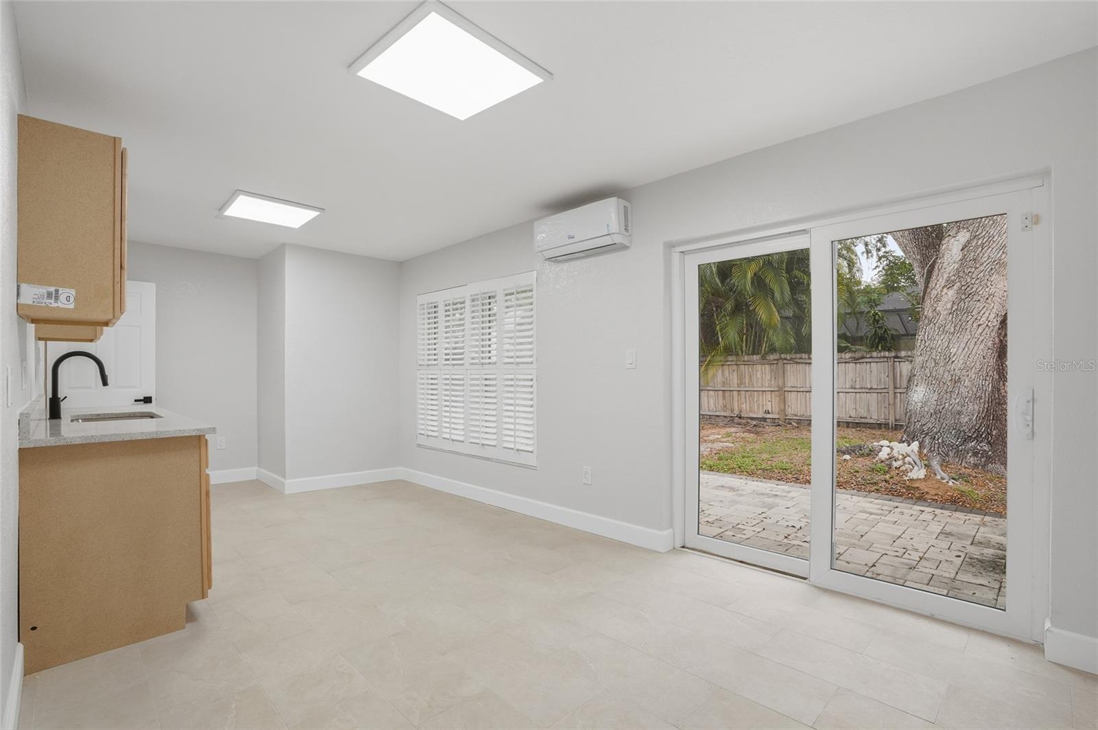 Image 14 of 37 For 11491 60th Lane N