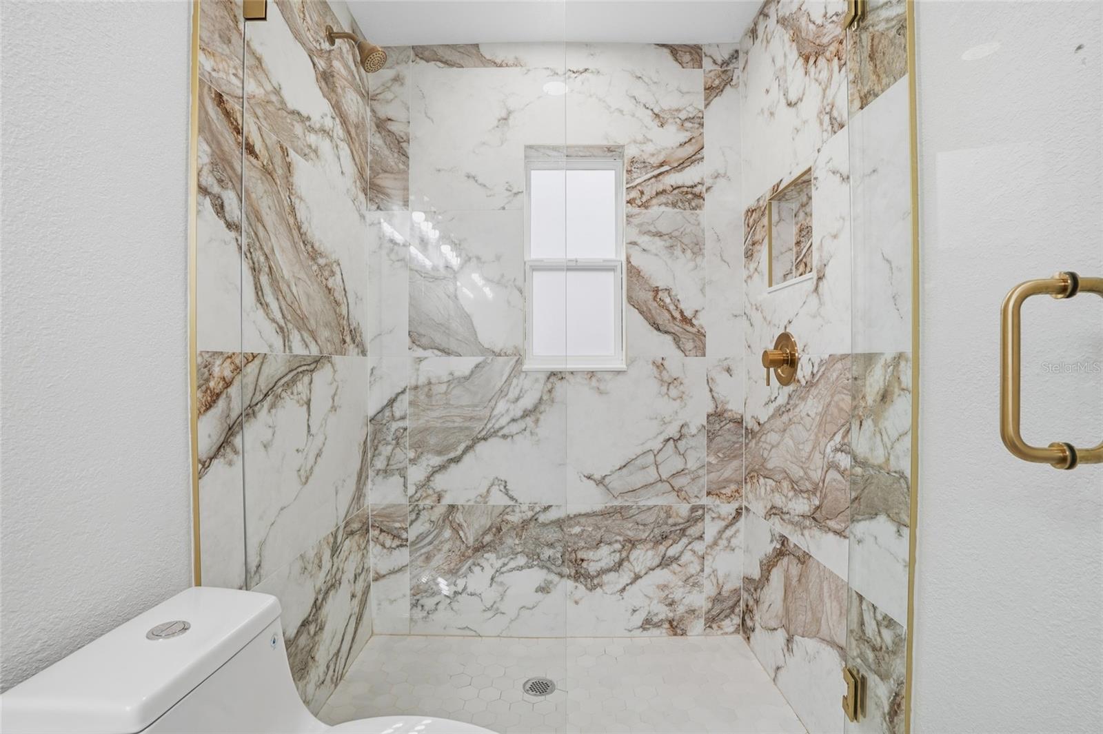 Image 20 of 37 For 11491 60th Lane N