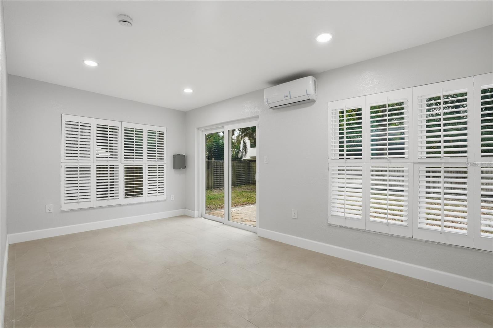 Image 22 of 37 For 11491 60th Lane N