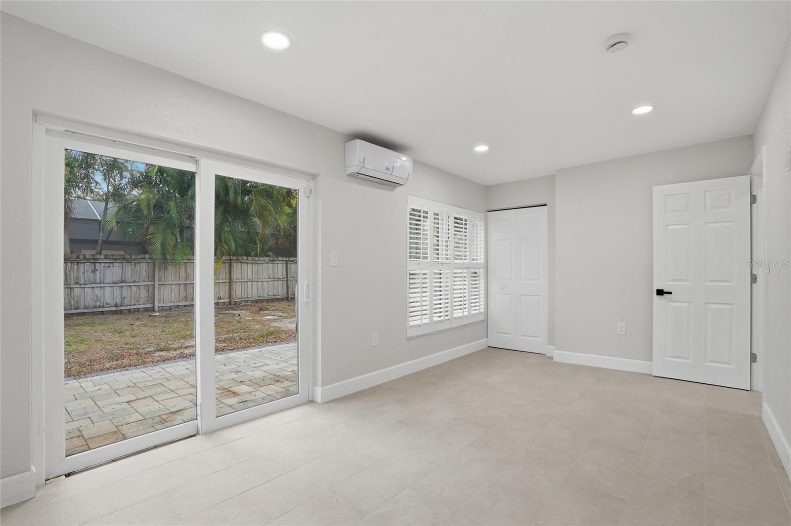 Image 23 of 37 For 11491 60th Lane N