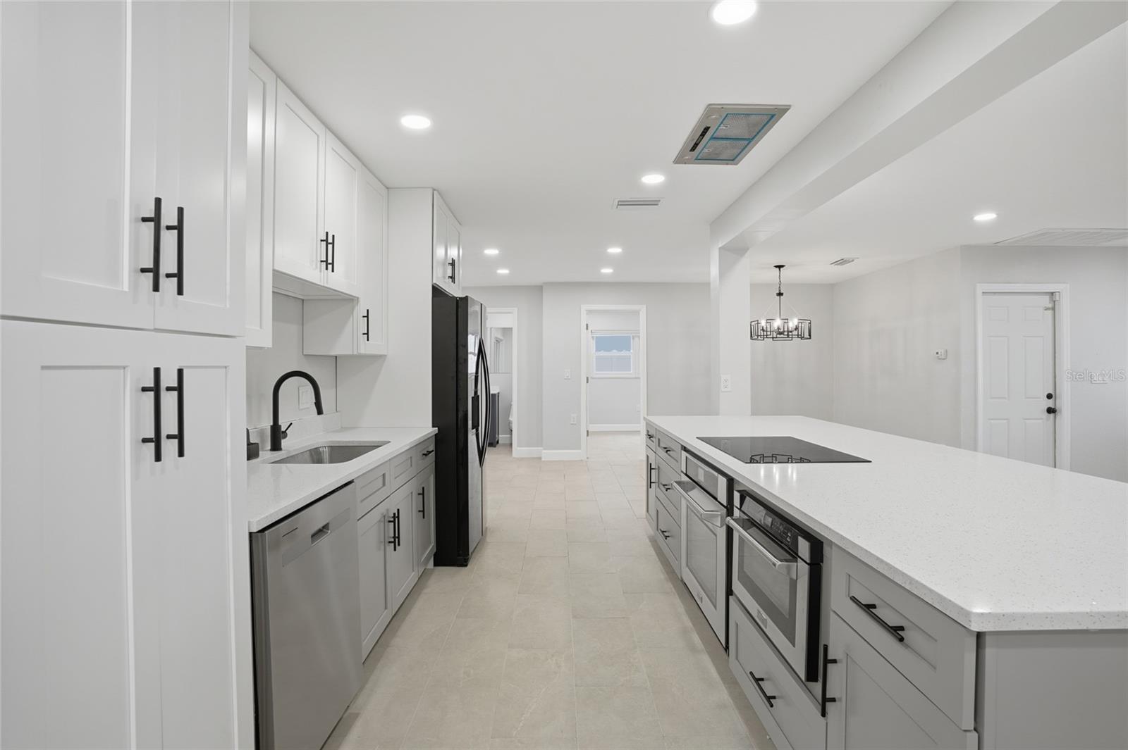 Image 7 of 37 For 11491 60th Lane N