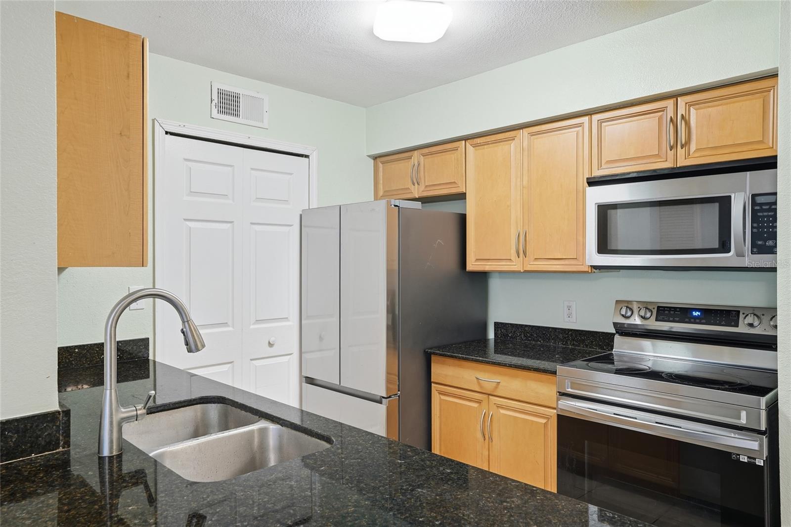 Image 15 of 42 For 3275 Haviland Court 103