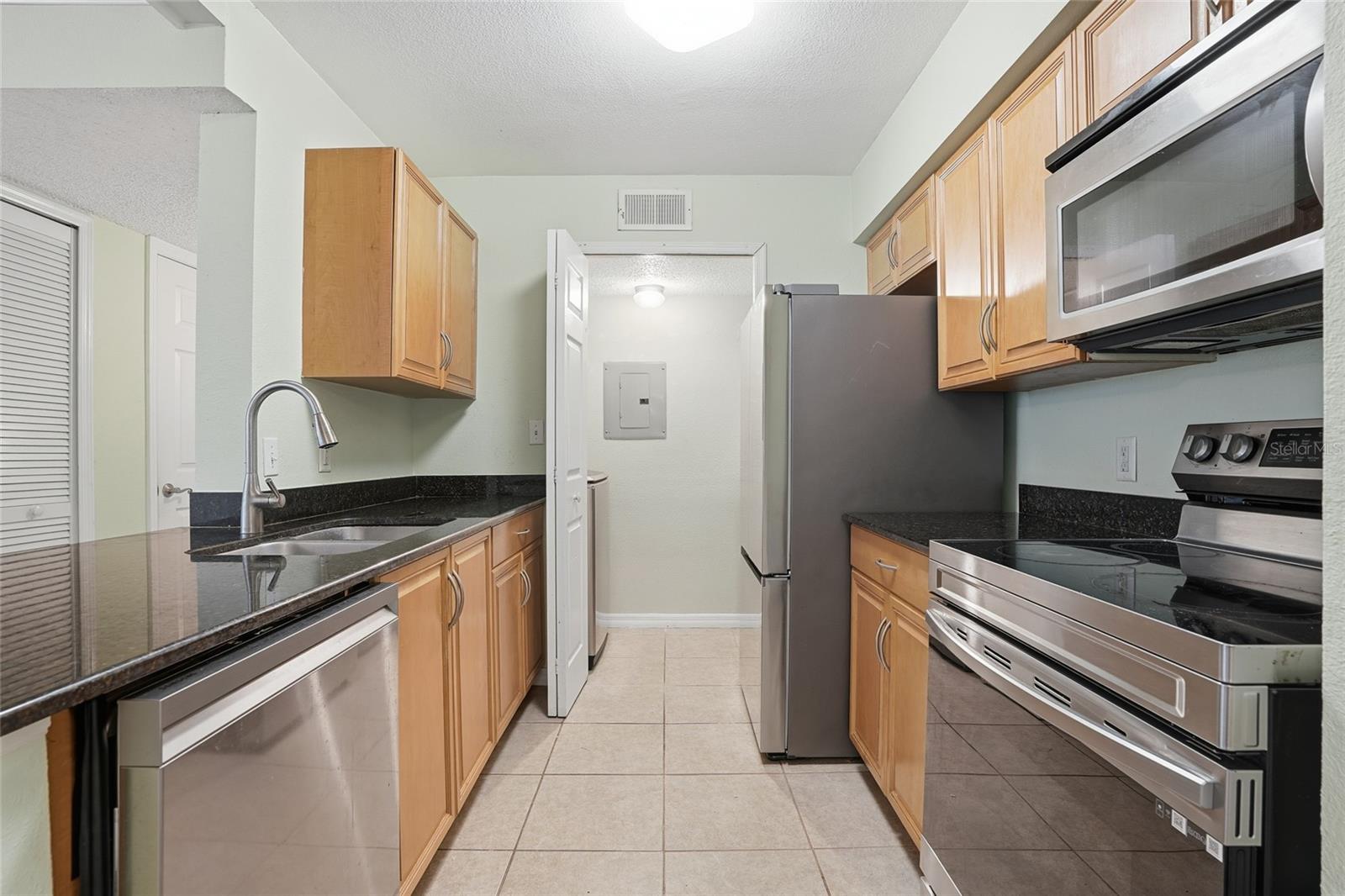 Image 5 of 42 For 3275 Haviland Court 103