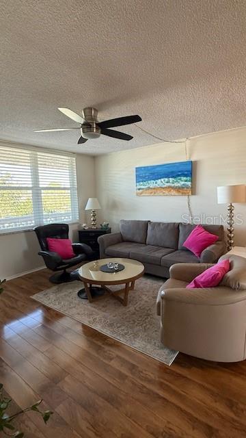 Image 3 of 25 For 4915 Bay Street Ne 322