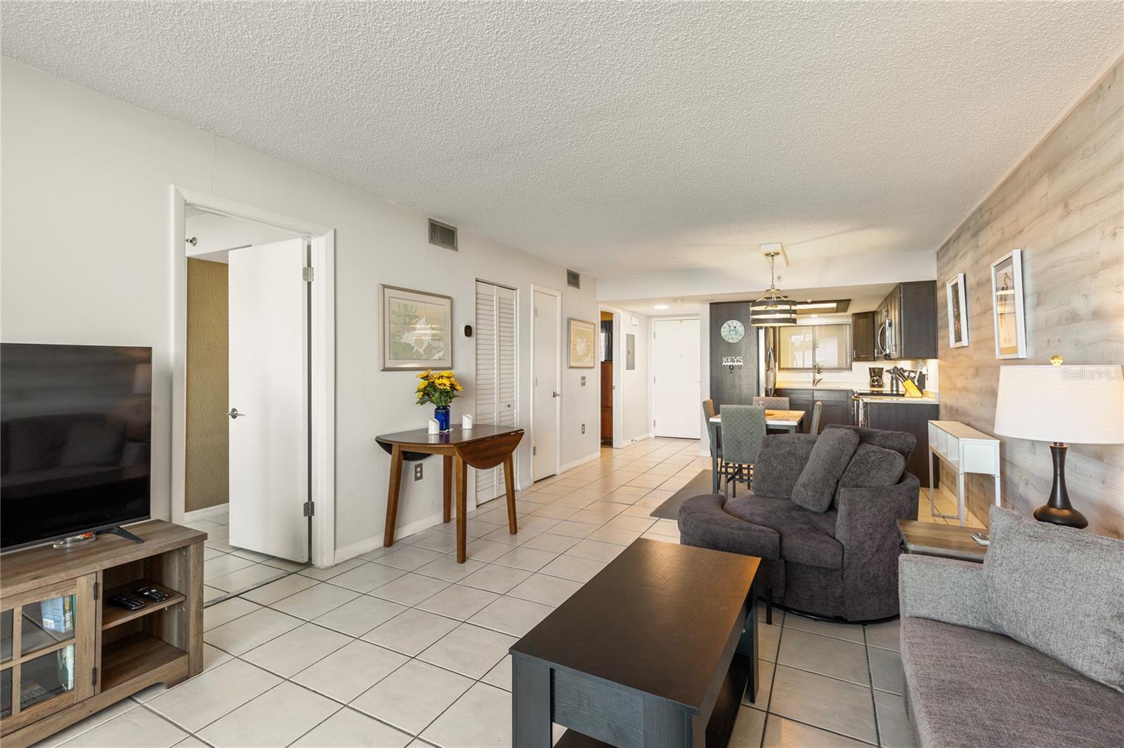 Image 10 of 26 For 6009 Sea Ranch Drive 307