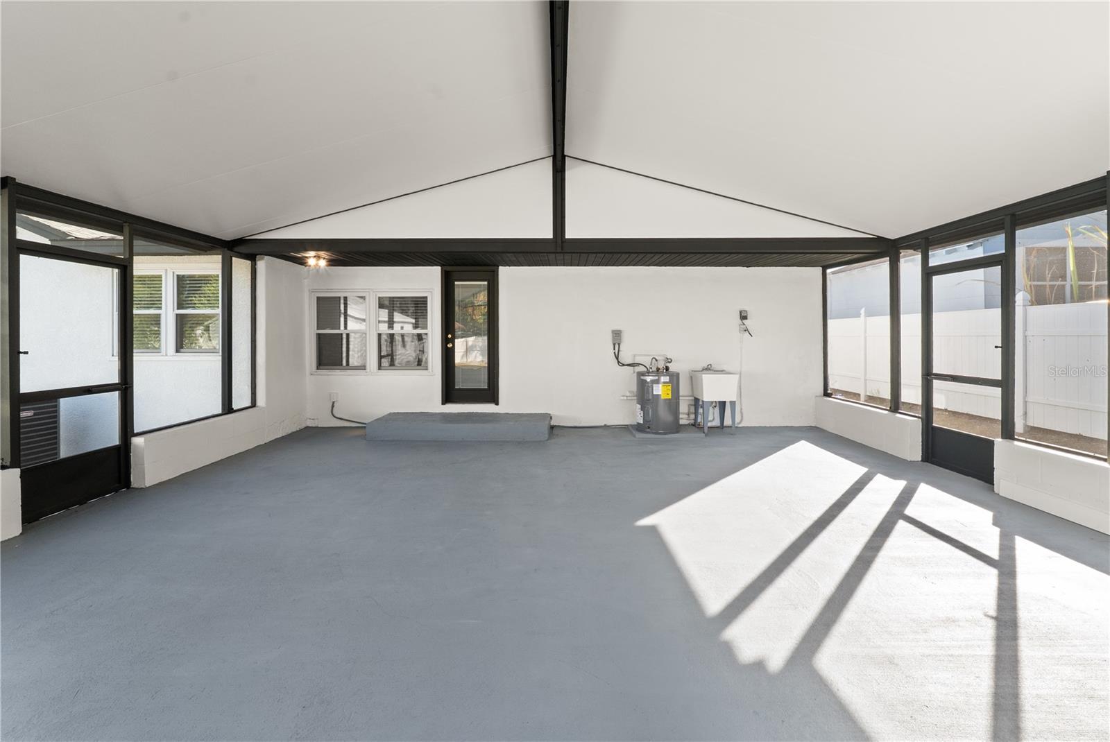 Image 18 of 21 For 2213 Ohio Avenue