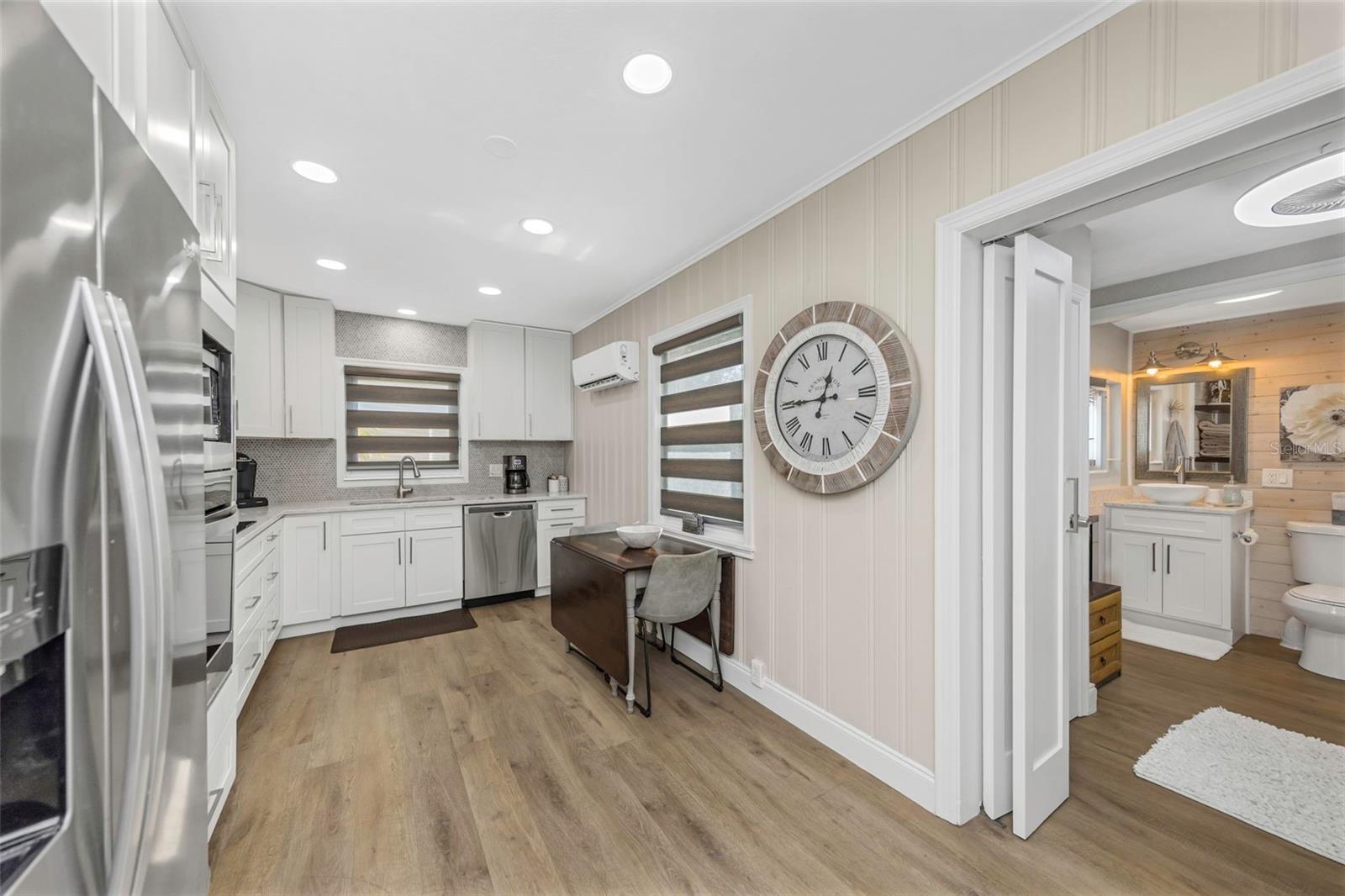 Image 10 of 54 For 6644 Gulfport Boulevard S