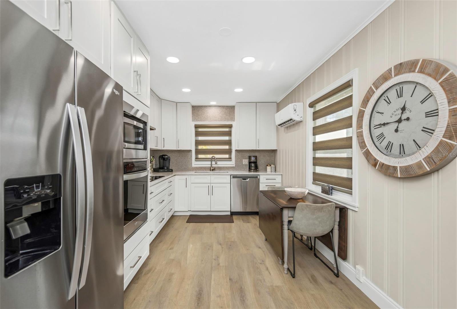 Image 11 of 54 For 6644 Gulfport Boulevard S