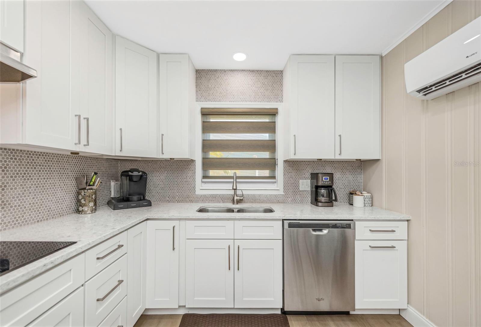 Image 14 of 54 For 6644 Gulfport Boulevard S