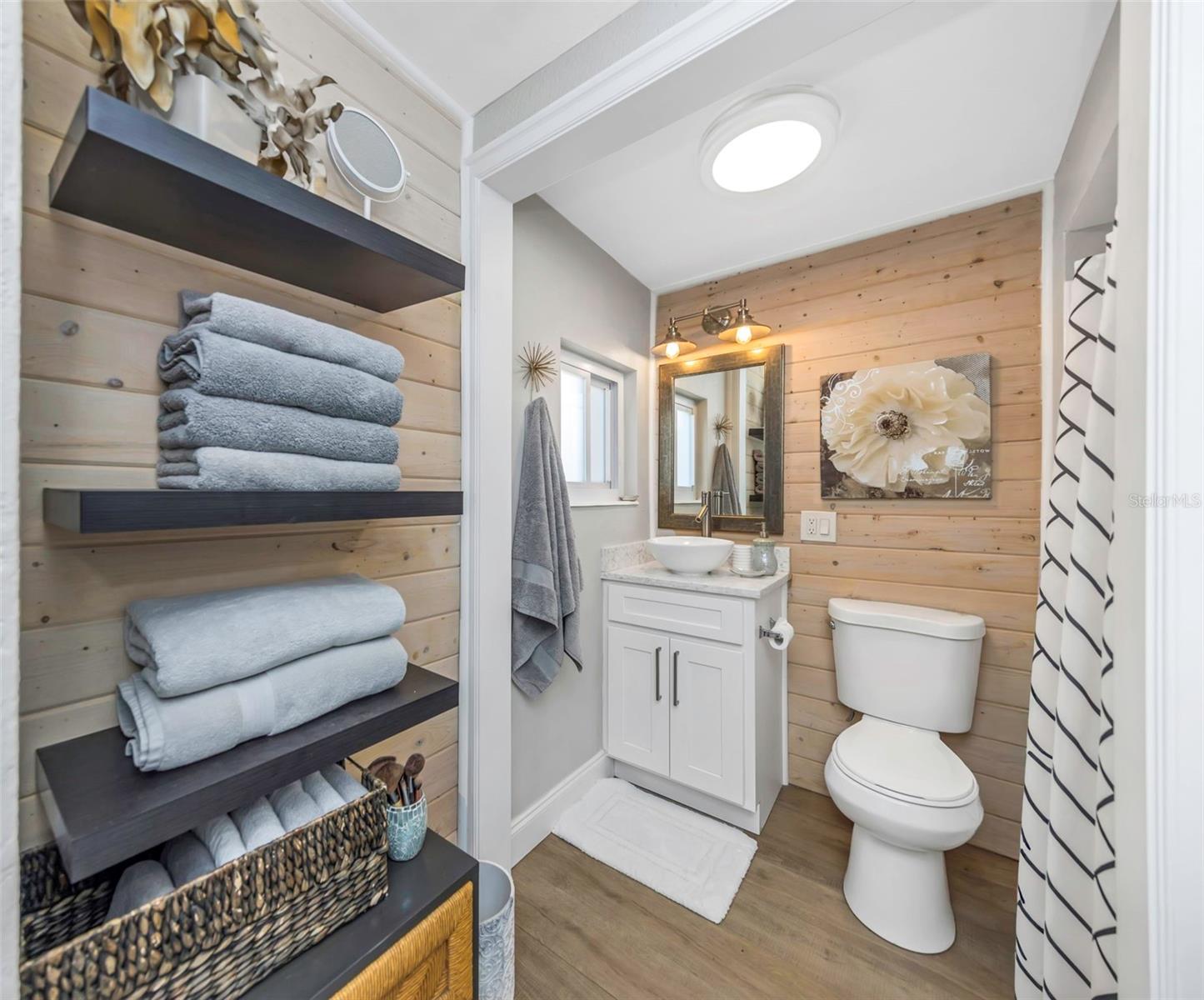 Image 22 of 54 For 6644 Gulfport Boulevard S