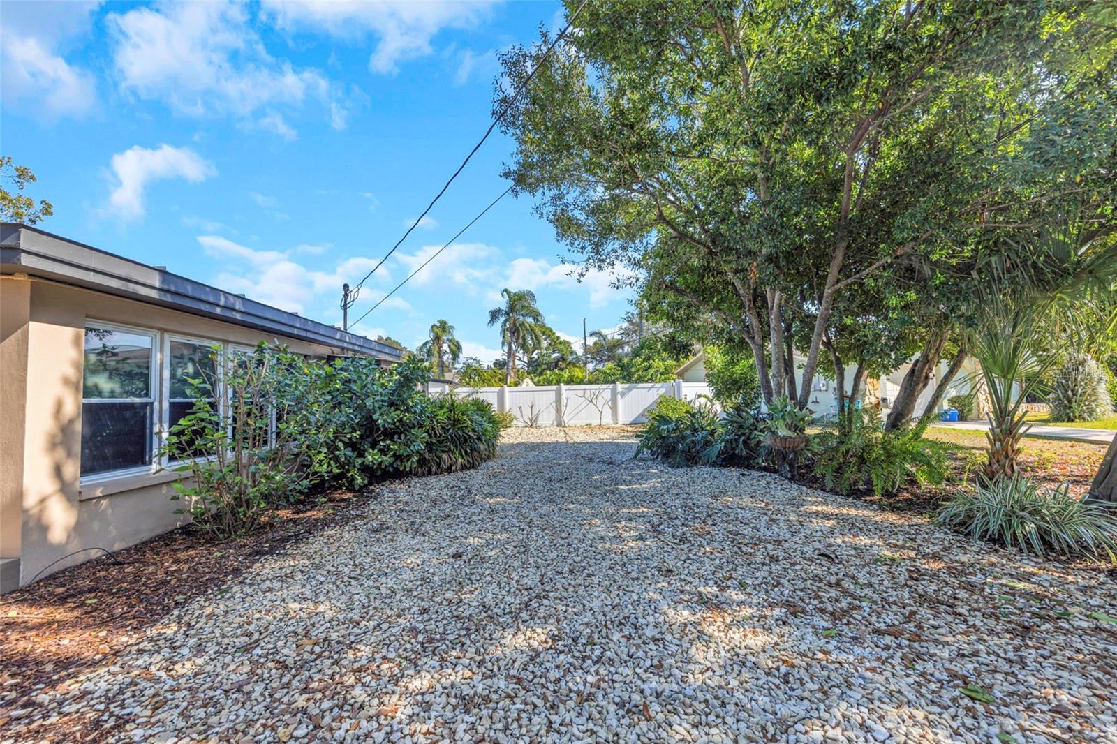 Image 44 of 54 For 6644 Gulfport Boulevard S