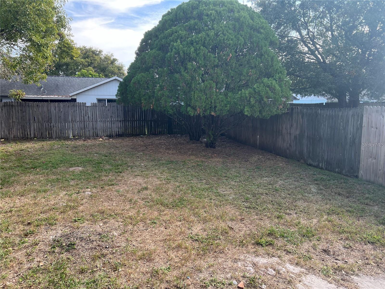 Image 9 of 10 For 3350 Van Nuys Loop