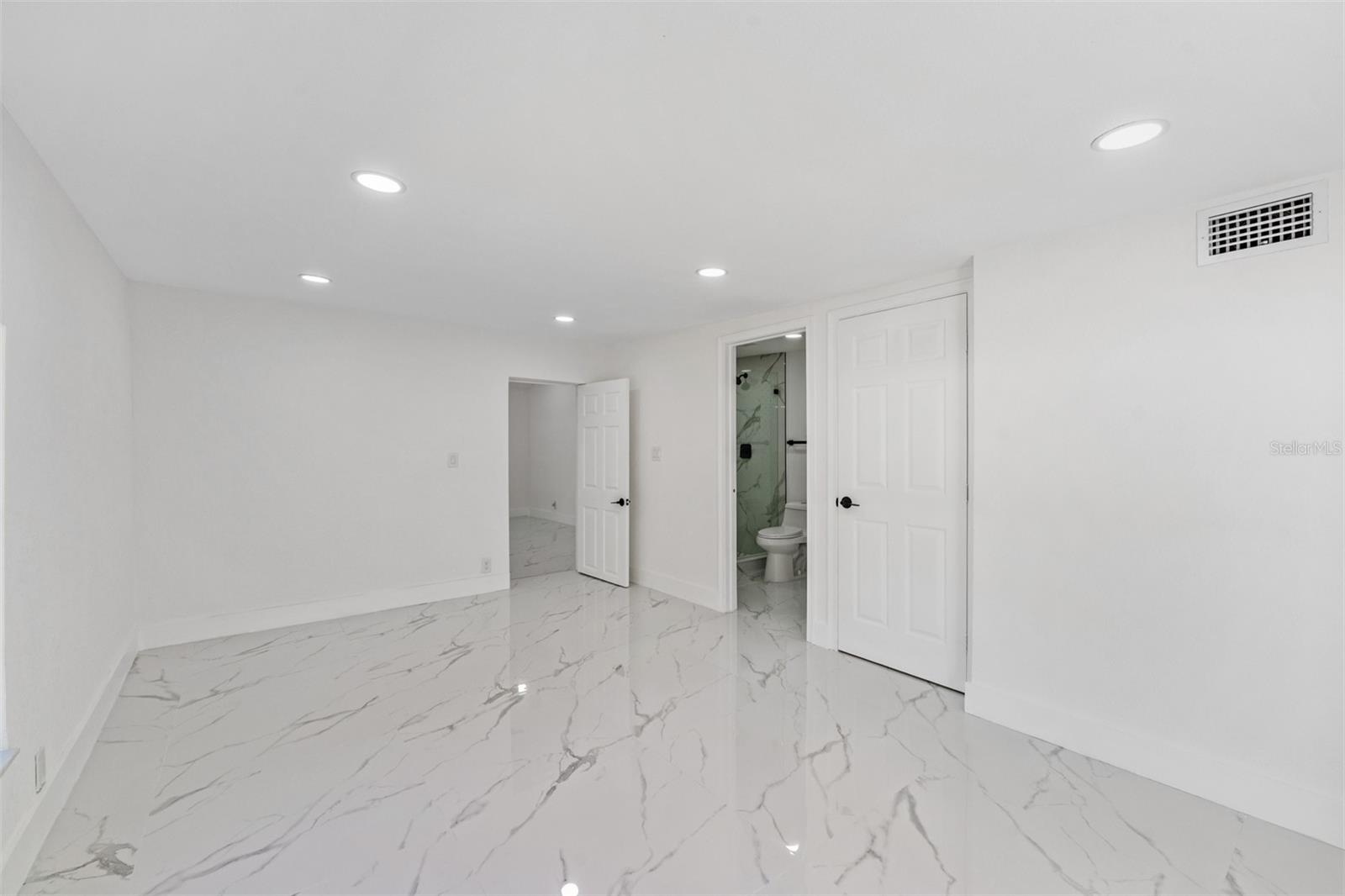 Image 16 of 21 For 1413 May Street