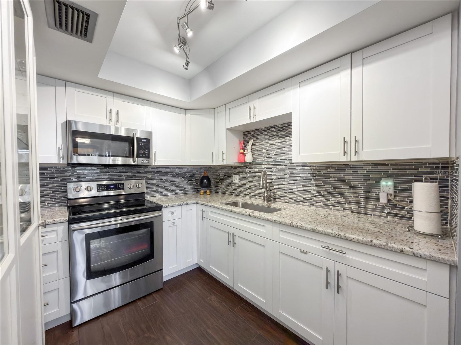 Image 15 of 35 For 8100 Dr Martin Luther King Jr Street N 202